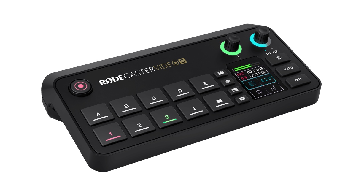 RØDECaster Video S üretim konsolu; önden üç çeyrek açıyla çekilmiş resmî ürün fotoğrafı.